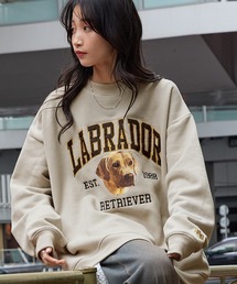 Labrador Retriever（ラブラドールリトリーバー）の「Labrador Retriever/ラブラドールレトリーバー 別注 カレッジロゴ刺繍 ビッグシルエット プルオーバースウェット（スウェット）」