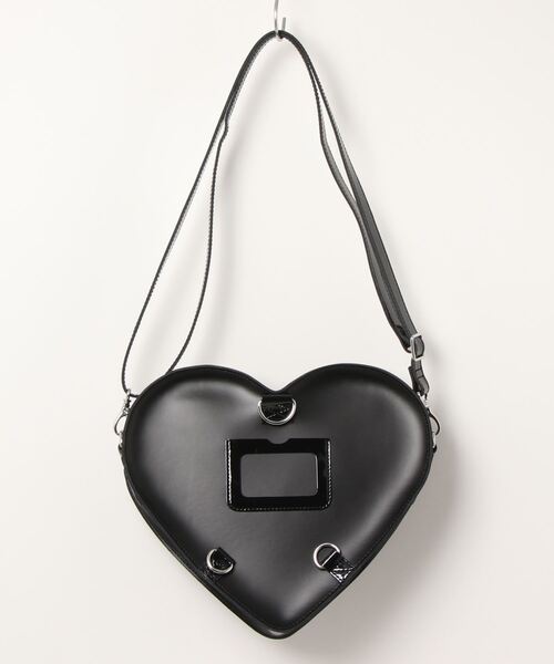 Dr. Martens(ドクターマーチン)の「Dr.Martens/ドクターマーチン/HEART LEATHER BACKPACK(ショルダーバッグ・レディース・ブラック・F)」の2枚目の写真