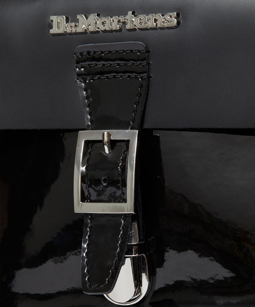 Dr. Martens(ドクターマーチン)の「Dr.Martens/ドクターマーチン/HEART LEATHER BACKPACK(ショルダーバッグ・レディース・ブラック・F)」の11枚目の写真