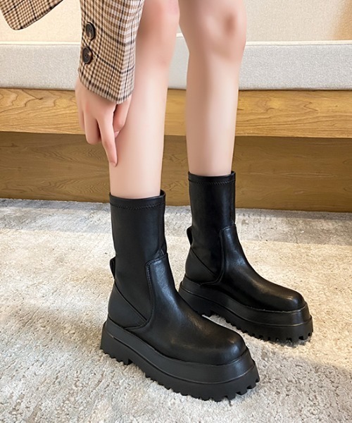 Shoes in Closet（シューズインクローゼット）の「厚底2段 トラックソール  ストレッチ フィット ブーツ 975（ブーツ・レディース・ブラック・LL/L/M/S）」の13枚目の写真