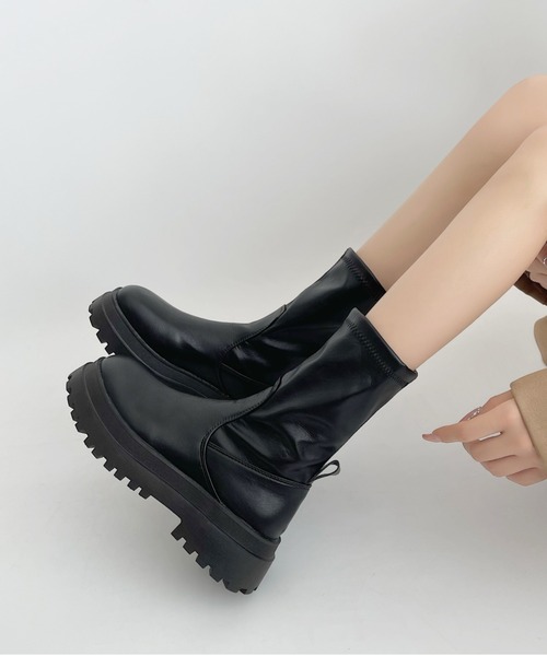 Shoes in Closet（シューズインクローゼット）の「厚底2段 トラックソール  ストレッチ フィット ブーツ 975（ブーツ・レディース・ブラック・LL/L/M/S）」の19枚目の写真