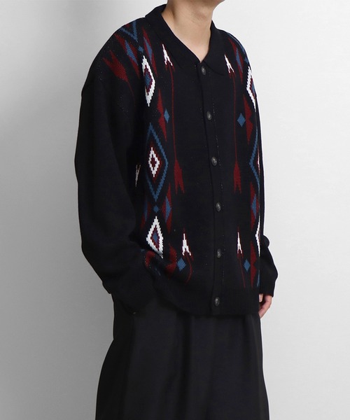Confirm(コンファーム)の「ルーズニット オルテガ柄 ジャガード シャツカーディガン【Confirm】(カーディガン/ボレロ・メンズ・ブラック/ワイン/ナチュラル・L/M)」の6枚目の写真