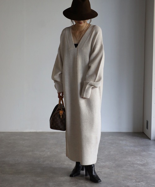 Bonjour Sagan(ボンジュールサガン)の「ディープVネックニットワンピース(ワンピース・レディース・チャコールグレー/アイボリー/モカ/グレー・FREE)」の10枚目の写真