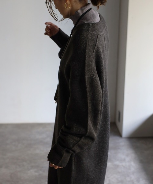 Bonjour Sagan(ボンジュールサガン)の「ディープVネックニットワンピース(ワンピース・レディース・チャコールグレー/アイボリー/モカ/グレー・FREE)」の17枚目の写真