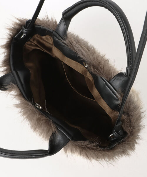BEAMS HEART(ビームスハート)の「BEAMS HEART / フェイクファー パッチワーク トートバッグ(クラッチバッグ・レディース・ホワイト系その他5/ブラウン/ブラック・ONE SIZE)」の14枚目の写真