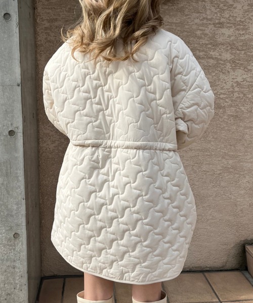 one after another NICE CLAUP（ワンアフターアナザーナイスクラップ）の「【マルチウェイに着回せる】キルティングコート＋ファーベストセット（ノーカラーコート・レディース・ブラック/カーキ/アイボリー・FREE）」の10枚目の写真