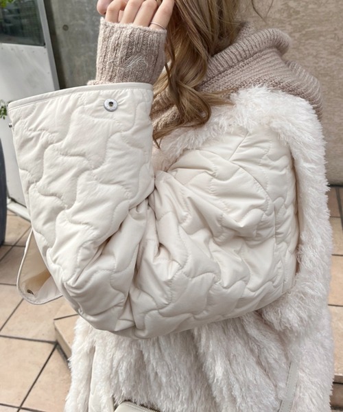 one after another NICE CLAUP（ワンアフターアナザーナイスクラップ）の「【マルチウェイに着回せる】キルティングコート＋ファーベストセット（ノーカラーコート・レディース・ブラック/カーキ/アイボリー・FREE）」の13枚目の写真