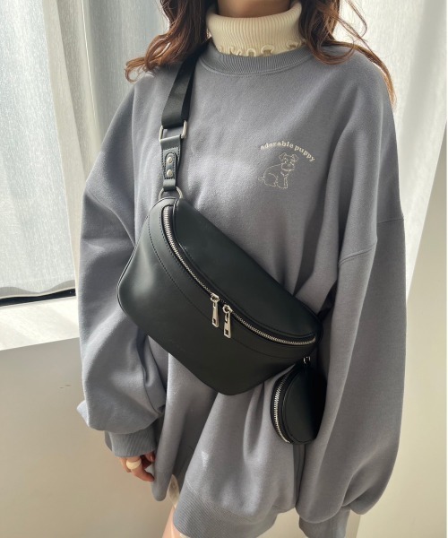 OLIVE des OLIVE(オリーブデオリーブ)の「サークルポーチ付ボディバッグ(ボディバッグ/ウエストポーチ・レディース・ブラック/アイボリー・FREE)」の2枚目の写真