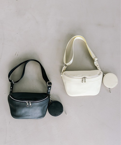 OLIVE des OLIVE(オリーブデオリーブ)の「サークルポーチ付ボディバッグ(ボディバッグ/ウエストポーチ・レディース・ブラック/アイボリー・FREE)」の5枚目の写真