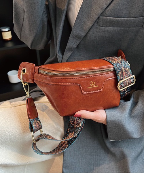 meJane（ミージェーン）の「エコレザーボディバッグ（ボディバッグ