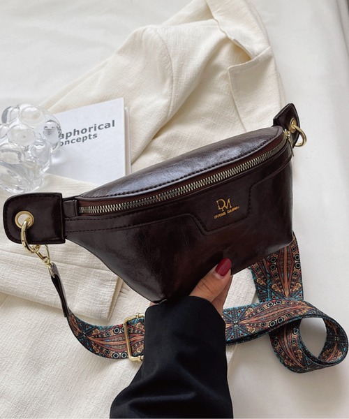 meJane（ミージェーン）の「エコレザーボディバッグ（ボディバッグ