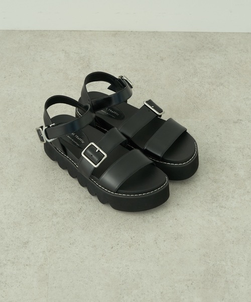 ORiental TRaffic（オリエンタルトラフィック）の「ORientalTRaffic　厚底ストラップサンダル（サンダル・レディース・ブラック/ホワイト・S/M/L）」の2枚目の写真