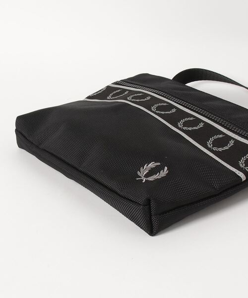 FRED PERRY（フレッドペリー）の「Contrast Tape Sacoche Bag