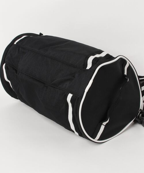 NIKE(ナイキ)の「NIKE HERITAGE DUFF RETRO ナイキ ヘリテージ レトロ ダッフル(ボストンバッグ・メンズ・ベージュ/ブラック・FREE)」の5枚目の写真