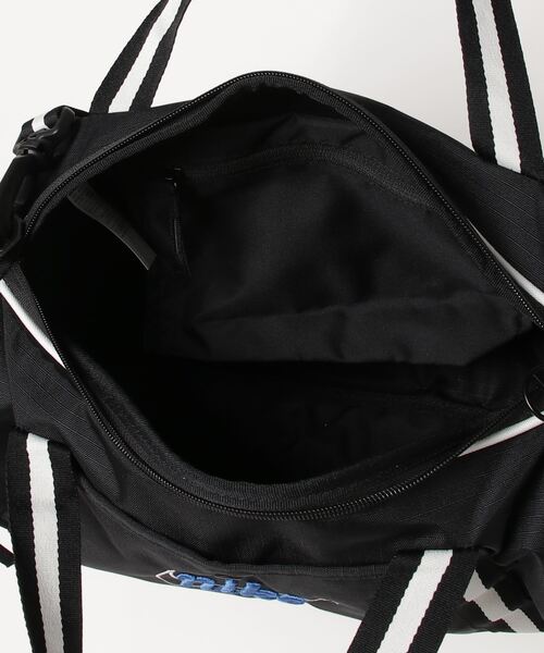 NIKE(ナイキ)の「NIKE HERITAGE DUFF RETRO ナイキ ヘリテージ レトロ ダッフル(ボストンバッグ・メンズ・ベージュ/ブラック・FREE)」の6枚目の写真