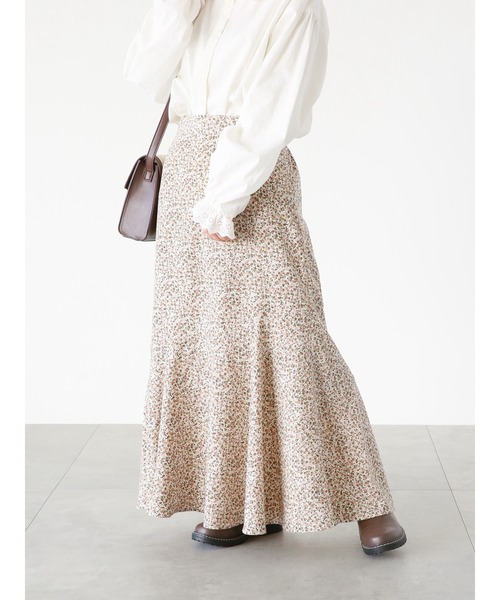 ehka sopo（エヘカソポ）の「小花柄アシンメトリーマーメイドスカート（スカート・レディース・ブラック/オフホワイト/グリーン・ﾌﾘ-）」の2枚目の写真