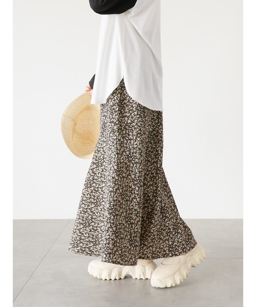 ehka sopo（エヘカソポ）の「小花柄アシンメトリーマーメイドスカート（スカート・レディース・ブラック/オフホワイト/グリーン・ﾌﾘ-）」の13枚目の写真