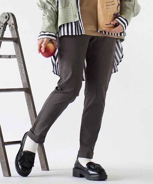 zootie（ズーティー）の「【待望のポケット復活！新感覚の穿き心地♪】エアパンツ［テーパード］（その他パンツ・レディース・ライトグリーン/アイボリー/チャコール/ブラック×グリーン/ベージュ/オリーブ/ネイビー/ライトブルー/ホワイト×ブラック/ベビーピンク/ブラック×グレー/ライトインディゴブルー/ケミカルウォッシュ/ブラック/ブラック系その他/グレー系その他/ブラウン/ダークベージュ/ホワイト系その他/インディゴブルー/キャメル/ミント/ブラック系その他2・L/LL/M/S/S1/M1/L1/LL1）」の11枚目の写真