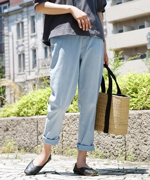 zootie（ズーティー）の「【待望のポケット復活！新感覚の穿き心地♪】エアパンツ［テーパード］（その他パンツ・レディース・ライトグリーン/アイボリー/チャコール/ブラック×グリーン/ベージュ/オリーブ/ネイビー/ライトブルー/ホワイト×ブラック/ベビーピンク/ブラック×グレー/ライトインディゴブルー/ケミカルウォッシュ/ブラック/ブラック系その他/グレー系その他/ブラウン/ダークベージュ/ホワイト系その他/インディゴブルー/キャメル/ミント/ブラック系その他2・L/LL/M/S/S1/M1/L1/LL1）」の17枚目の写真