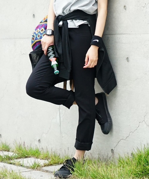 zootie（ズーティー）の「【待望のポケット復活！新感覚の穿き心地♪】エアパンツ［テーパード］（その他パンツ・レディース・ライトグリーン/アイボリー/チャコール/ブラック×グリーン/ベージュ/オリーブ/ネイビー/ライトブルー/ホワイト×ブラック/ベビーピンク/ブラック×グレー/ライトインディゴブルー/ケミカルウォッシュ/ブラック/ブラック系その他/グレー系その他/ブラウン/ダークベージュ/ホワイト系その他/インディゴブルー/キャメル/ミント/ブラック系その他2・L/LL/M/S/S1/M1/L1/LL1）」の5枚目の写真