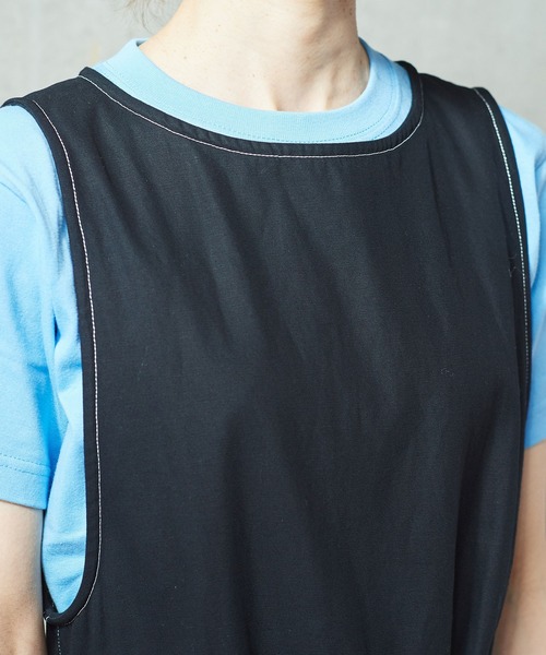 PAR ICI（パーリッシィ）の「強撚ギャバ エプロン付きワンピース（ジャンパースカート・レディース・ネイビー/ブラウン・FREE）」の20枚目の写真