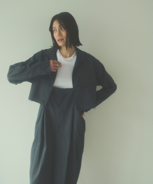 HANNE（アン）の「【セットアップ対応】カットオフクロップドシャツ（シャツ/ブラウス・レディース・ネイビー/オフホワイト・フリー）」の18枚目の写真