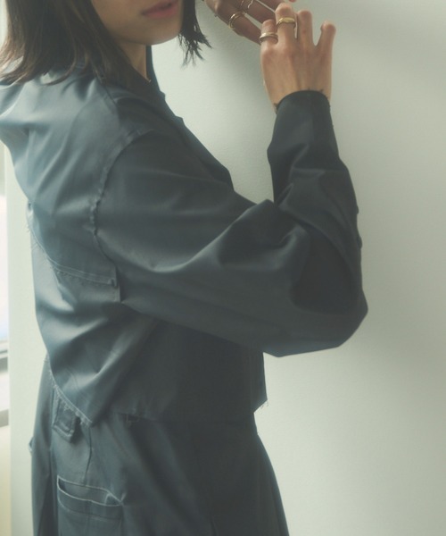 HANNE（アン）の「【セットアップ対応】カットオフクロップドシャツ（シャツ/ブラウス・レディース・ネイビー/オフホワイト・フリー）」の13枚目の写真