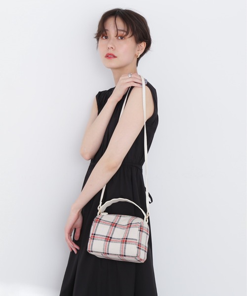 N.（N. Natural Beauty Basic）（エヌエヌナチュラルビューティーベーシック）の「◆波型ハンドルボストンショルダーバッグ（ショルダーバッグ・レディース・グリーン/アイボリー・ﾌﾘ-）」の7枚目の写真