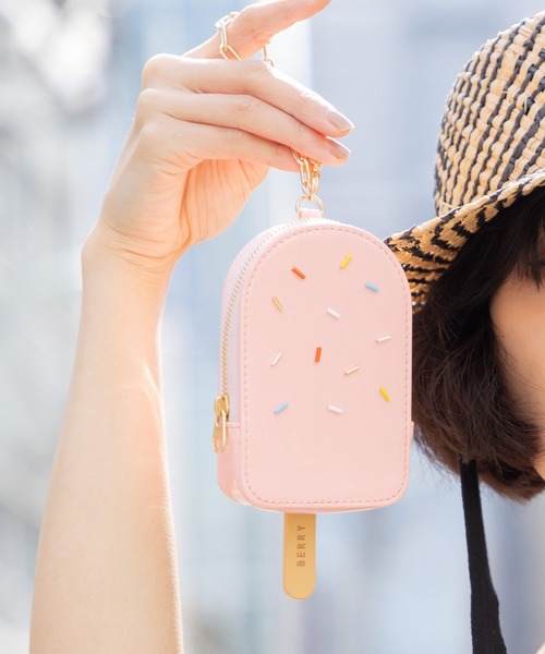 ガチャ詰めポーチ風♡キャンディバックキーホルダー、マーブルイチゴ