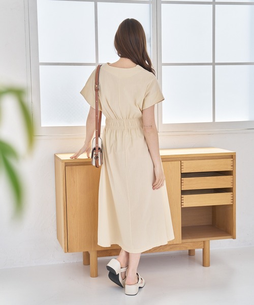 a:mure(アミュール)の「ウエストギャザーワンピース(ワンピース・レディース・ホワイト/ラベンダー・F)」の9枚目の写真