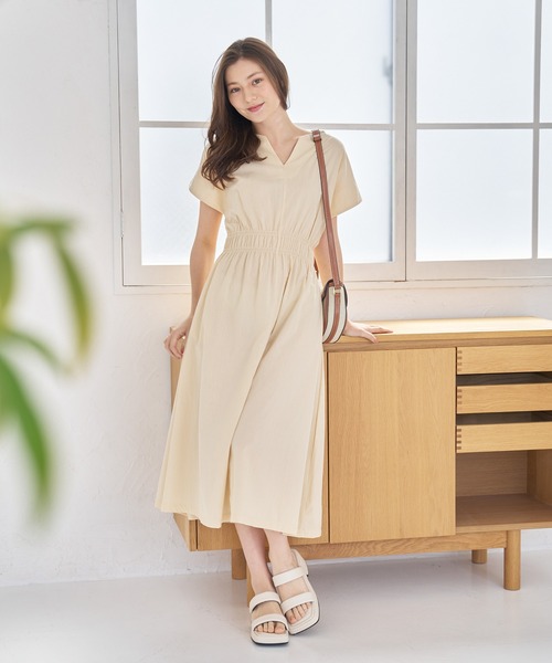 a:mure(アミュール)の「ウエストギャザーワンピース(ワンピース・レディース・ホワイト/ラベンダー・F)」の3枚目の写真