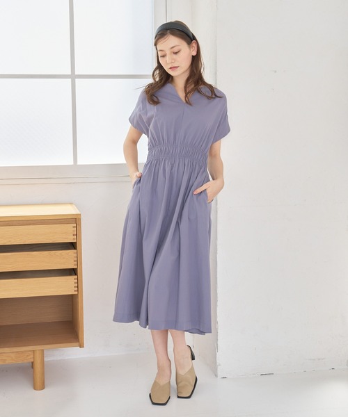 a:mure(アミュール)の「ウエストギャザーワンピース(ワンピース・レディース・ホワイト/ラベンダー・F)」の11枚目の写真