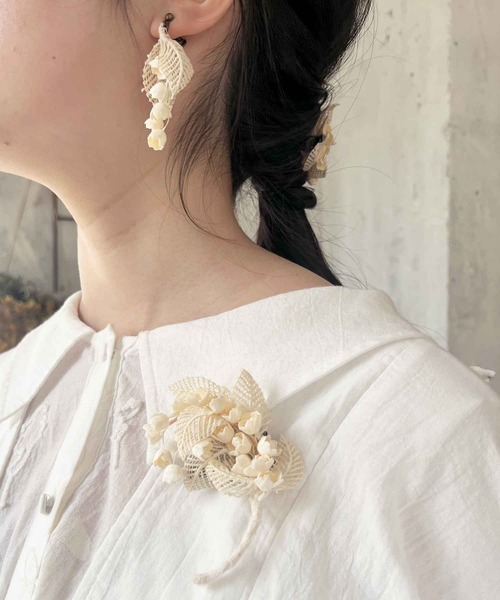 m.soeur（エムスール）の「スズランと葉っぱレースのピアス（ピアス（両耳用）・レディース・ホワイト・FREE）」の5枚目の写真