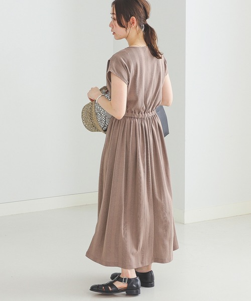 BEAMS HEART（ビームスハート）の「BEAMS HEART / 肩タック ドロストワンピース（ワンピース・レディース・ブラウン系その他4/イエロー系その他5/ブラック/グリーン・FREE）」の13枚目の写真