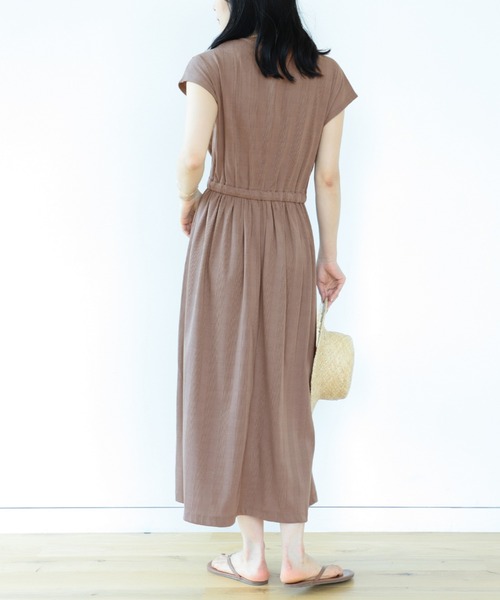 BEAMS HEART（ビームスハート）の「BEAMS HEART / 肩タック ドロストワンピース（ワンピース・レディース・ブラウン系その他4/イエロー系その他5/ブラック/グリーン・FREE）」の15枚目の写真