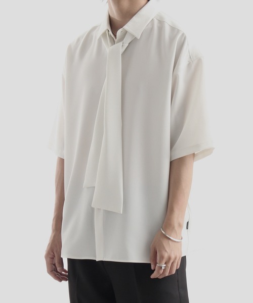 Art re A select（アトリエセレクト）の「DRAPE BOWTIE LOOSE SHIRTS/2way ボウタイ ドレープ トロミ ルーズ 半袖 レギュラーシャツ（シャツ/ブラウス・メンズ・ブラック/グレイッシュベージュ/ホワイト・L/M）」の13枚目の写真