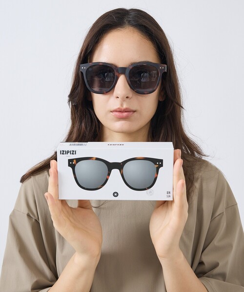 IZIPIZI(イジピジ)の「【IZIPIZI/イジピジ】SUN #N/ウェリントン型 サングラス / ユニセックス(サングラス・メンズ・ブラック/イエロー/グリーン/その他1/その他2/ブラウン/シルバー/アイボリー・フリー)」の4枚目の写真