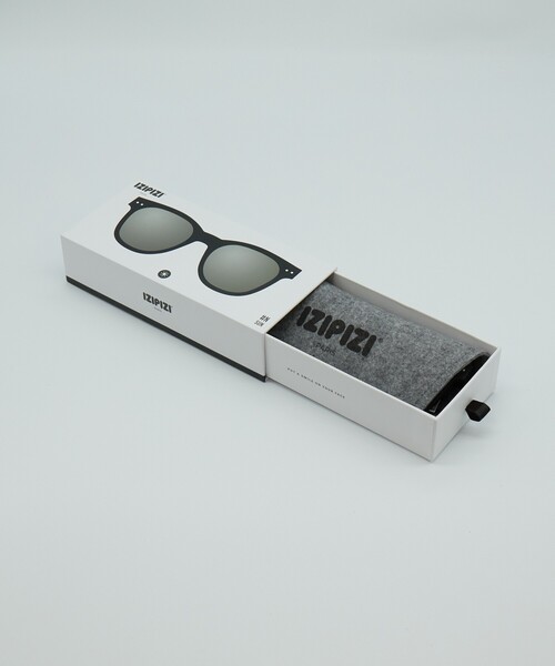 IZIPIZI(イジピジ)の「【IZIPIZI/イジピジ】SUN #N/ウェリントン型 サングラス / ユニセックス(サングラス・メンズ・ブラック/イエロー/グリーン/その他1/その他2/ブラウン/シルバー/アイボリー・フリー)」の21枚目の写真