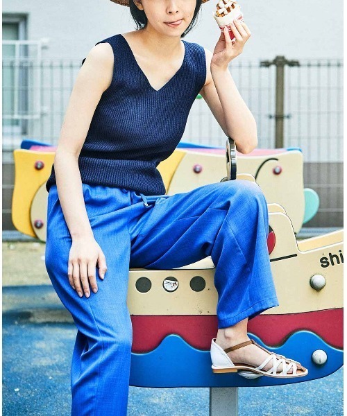 Live in comfort(リブインコンフォート)の「リブ イン コンフォート さらり涼感が心地いい 2-WAY和紙混ニットタンクトップ(タンクトップ・レディース・ベージュ/ネイビー/ブラック・MEDIUM/LARGE/X-LARGE/XX-LARGE/XXX-LARGE/SMALL)」の4枚目の写真