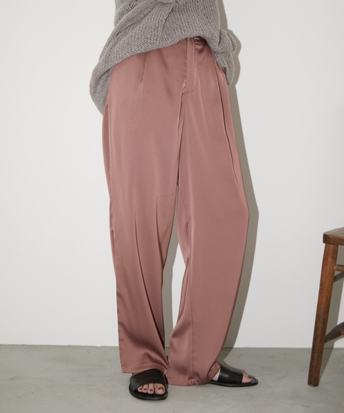 Aunt Marie's（アントマリーズ）の「【S,M,Lサイズ展開】タックサテンワイドスラックスパンツ（スラックス・レディース・ベージュ/ブルー/ブラック/モカ/ブラウン・S/M/L）」の9枚目の写真