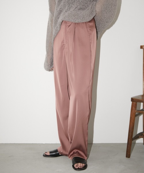 Aunt Marie's（アントマリーズ）の「【S,M,Lサイズ展開】タックサテンワイドスラックスパンツ（スラックス・レディース・ベージュ/ブルー/ブラック/モカ/ブラウン・S/M/L）」の7枚目の写真