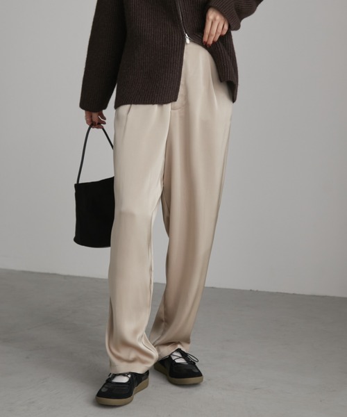 Aunt Marie's（アントマリーズ）の「【S,M,Lサイズ展開】タックサテンワイドスラックスパンツ（スラックス・レディース・ベージュ/ブルー/ブラック/モカ/ブラウン・S/M/L）」の12枚目の写真