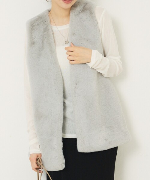 abahouse mavie（アバハウスマヴィ）の「【ロングセラー】フェイクファーベスト（ベスト・レディース・アイボリー/グレー/ダークベージュ/チャコールグレー/グレー系その他/ライトグレー/ダークブラウン・フリー）」の3枚目の写真