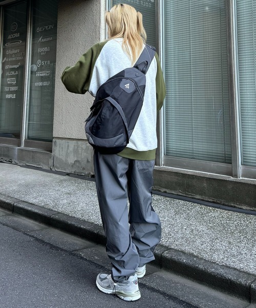 Confirm(コンファーム)の「【限定展開】ラグラン切替 / リブライン ビッグシルエット プルオーバースウェット カットソー ユニセックス 【Confirm】(スウェット・メンズ・チャコールグレー/カーキ/ネイビー/ブルー系その他/グレー系その他/グレー系・L/M)」の17枚目の写真