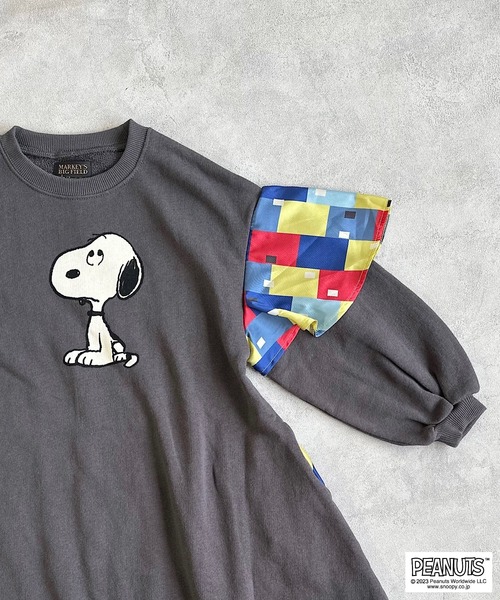 PEANUTS（ピーナッツ）の「【PEANUTS】スヌーピー/アームフリルウラケワンピース（90～150cm）（ワンピース・キッズ・チャコール・120/140/100/130/90/110/150）」の2枚目の写真