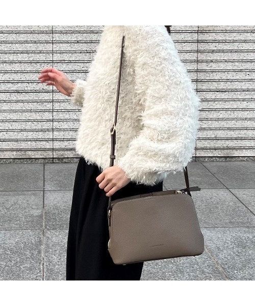 maison vert（メゾンヴェール）の「【多収納】アオリショルダーバッグ（ショルダーバッグ・レディース・ブラック/ライトグレー/ライトブルー・FREE）」の3枚目の写真