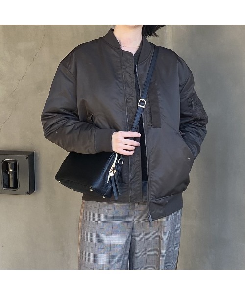 maison vert（メゾンヴェール）の「【多収納】アオリショルダーバッグ（ショルダーバッグ・レディース・ブラック/ライトグレー/ライトブルー・FREE）」の2枚目の写真