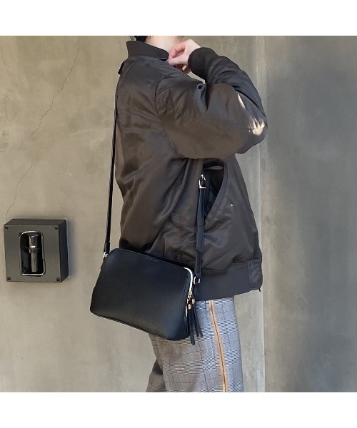 maison vert（メゾンヴェール）の「【多収納】アオリショルダーバッグ（ショルダーバッグ・レディース・ブラック/ライトグレー/ライトブルー・FREE）」の10枚目の写真