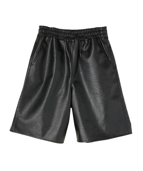LATINA（ラティーナ）の「フェイクレザー バミューダ ハーフ ショート パンツ（その他パンツ・レディース・ブラック・M/L）」の2枚目の写真