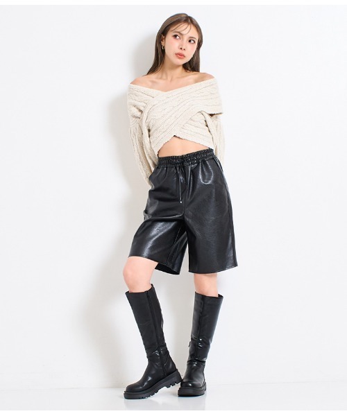 LATINA（ラティーナ）の「フェイクレザー バミューダ ハーフ ショート パンツ（その他パンツ・レディース・ブラック・M/L）」の10枚目の写真